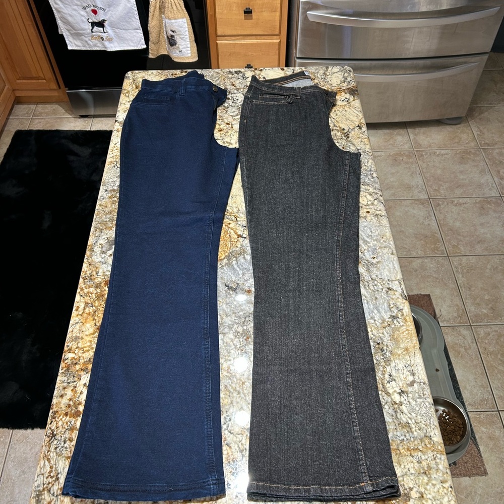 Women's Blue and Gray Jeans great condition! Never worn. 2 pair